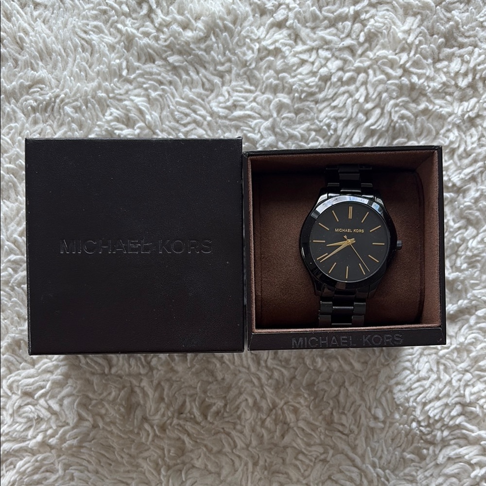 Michael Kors Black Watch Sleek Design